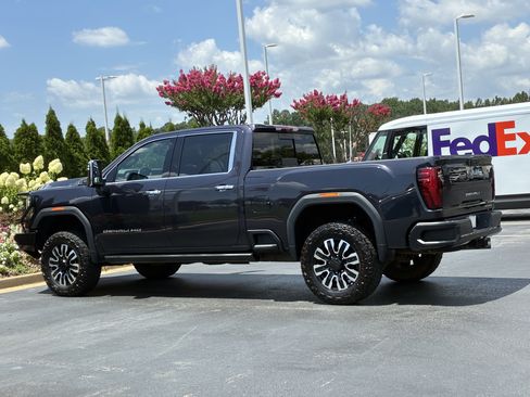 Used 2024 GMC Sierra 2500 Denali Ultimate w/ Max Trailering Package AWD/4WD image 10
