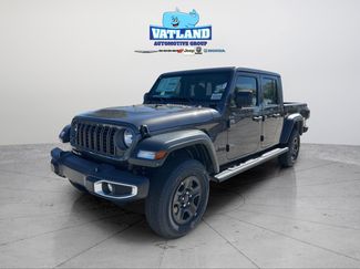New 2026 Jeep Gladiator Sport video 1