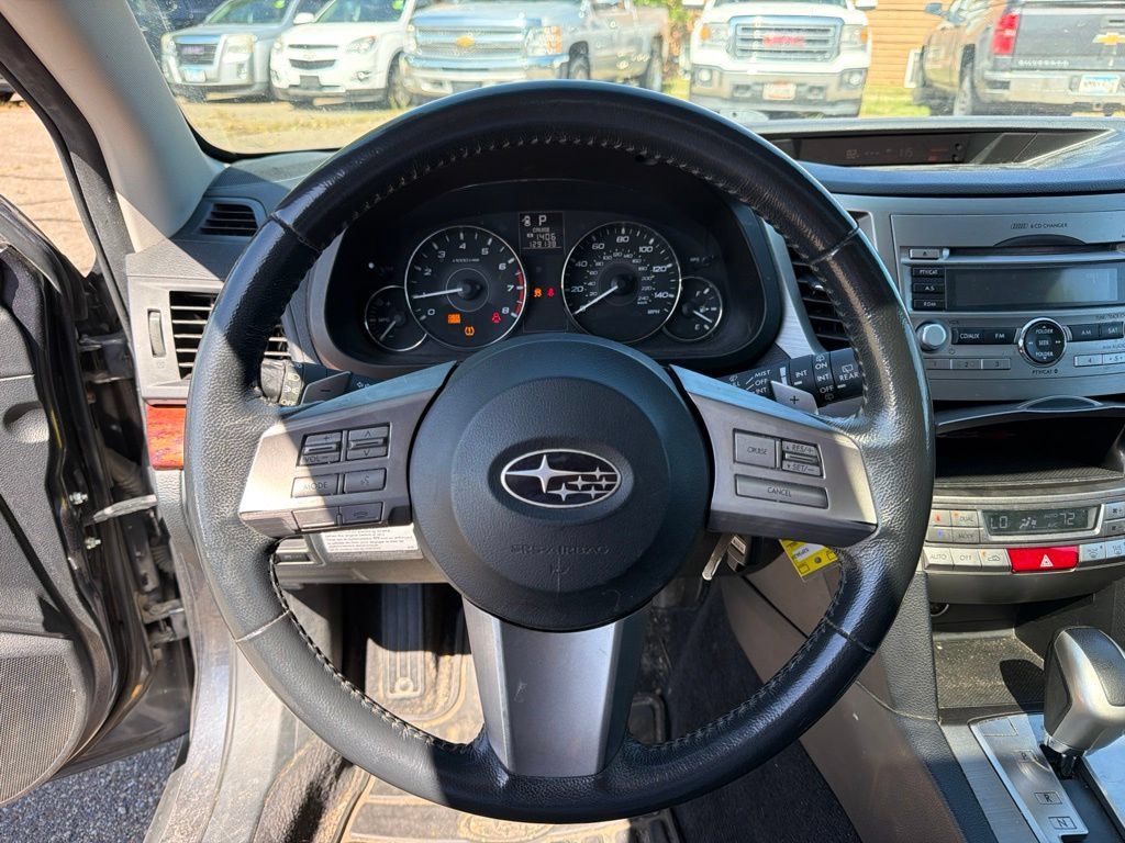 Used 2011 Subaru Outback 2.5i Limited w/ PWR Moonroof Pkg AWD/4WD image 14