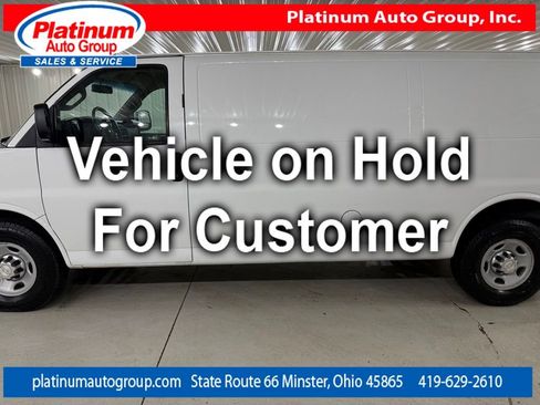 Used 2016 Chevrolet Express 3500 Extended RWD image 2