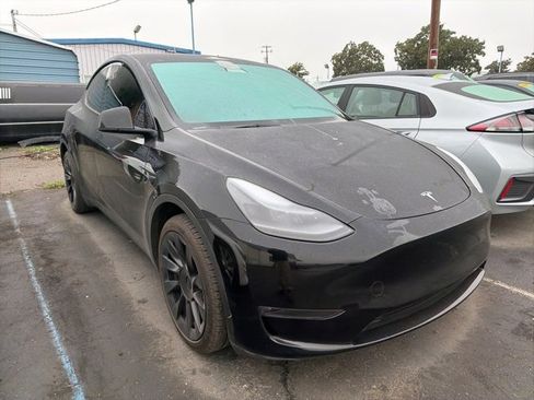 Used 2023 Tesla Model Y Long Range image 1