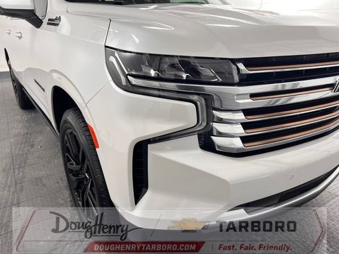 Used 2024 Chevrolet Suburban High Country w/ Advanced Technology Package AWD/4WD image 11