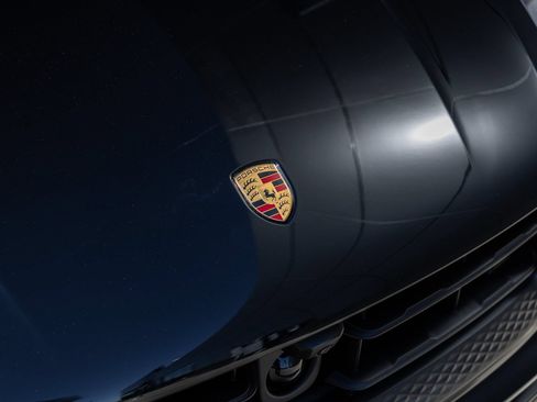 Certified 2026 Porsche Macan AWD/4WD image 19