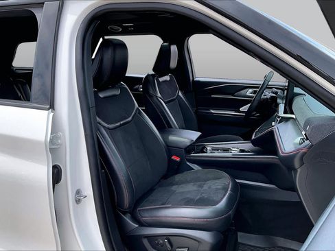 Used 2025 Ford Explorer ST w/ Sun And Sound Package RWD image 9