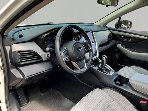 Used 2024 Subaru Outback Premium AWD/4WD image 17