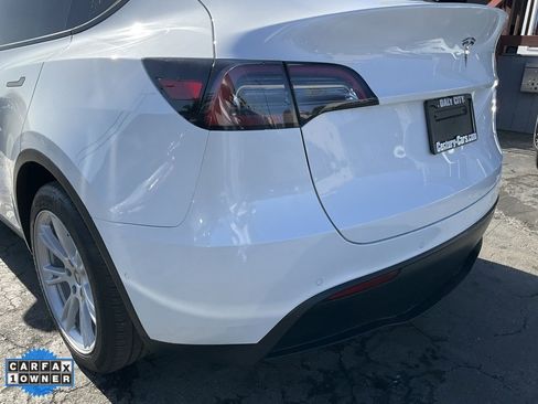 Used 2021 Tesla Model Y Long Range image 76