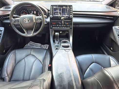 Used 2022 Toyota Avalon XLE FWD image 29