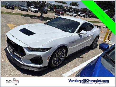 Used 2025 Ford Mustang GT Premium RWD image 1