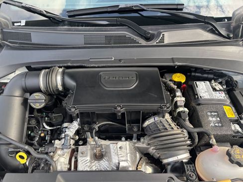 Used 2025 Jeep Compass Limited image 32