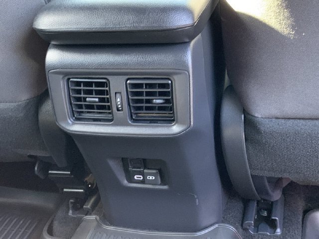 Used 2024 Toyota RAV4 SE w/ Convenience Package AWD/4WD image 35