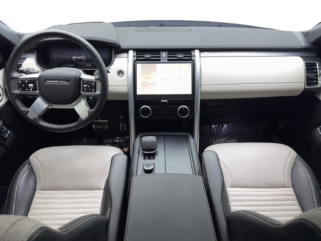 Used 2024 Land Rover Discovery Dynamic SE AWD/4WD image 55