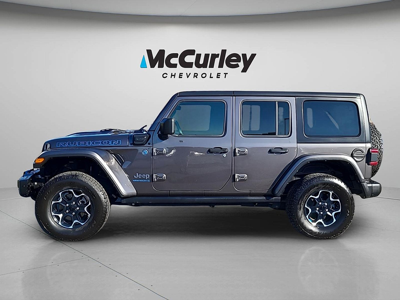Used 2023 Jeep Wrangler Unlimited Rubicon 4xe AWD/4WD image 4