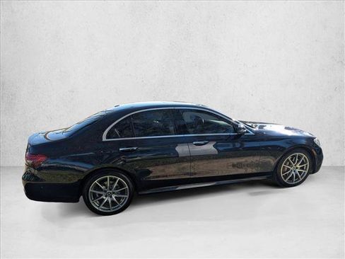 Used 2022 Mercedes-Benz E 350 Sedan image 4