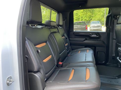 Used 2024 GMC Sierra 2500 AT4 w/ Technology Package AWD/4WD image 40