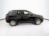 Used 2022 Jeep Compass Latitude image 4