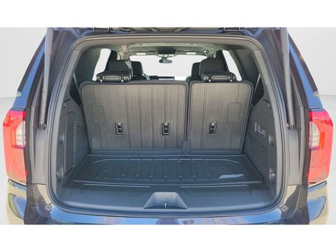 New 2026 GMC Yukon Elevation w/ LPO, Floor Liner Package AWD/4WD image 17