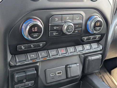 Used 2020 GMC Sierra 1500 SLT image 30