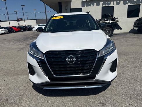 Used 2023 Nissan Kicks S FWD image 3