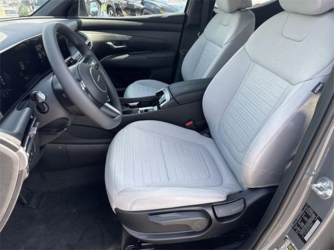 New 2025 Hyundai Santa Cruz SE image 9