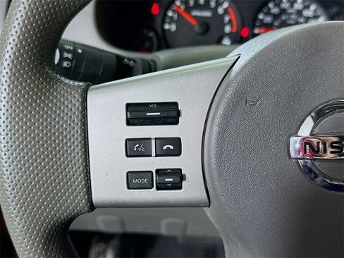 Used 2018 Nissan Frontier SV image 22
