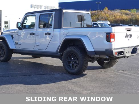 Used 2022 Jeep Gladiator Willys image 5