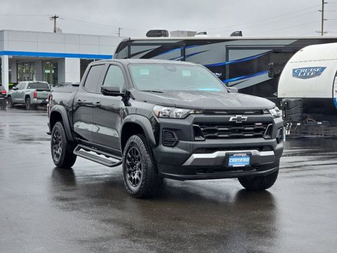 Certified 2024 Chevrolet Colorado Trail Boss w/ Technology Package AWD/4WD image 2
