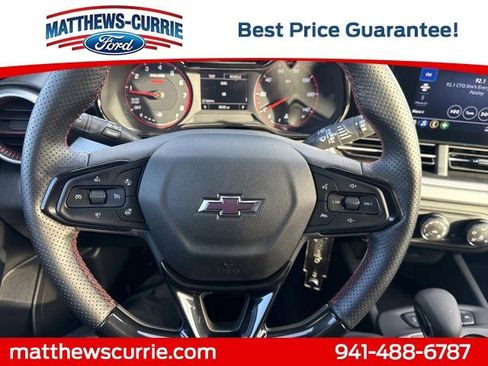 Used 2025 Chevrolet Trax RS w/ Sunroof Package image 16