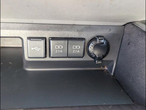 Used 2021 Toyota Highlander Limited image 18