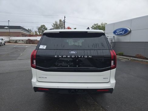 New 2025 Ford Expedition Max Active image 4