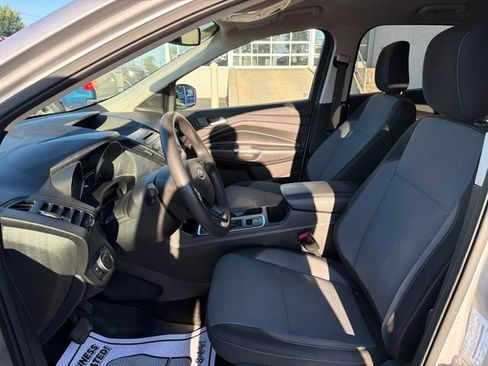 Used 2018 Ford Escape SE w/ Ford Safe & Smart Package FWD image 13