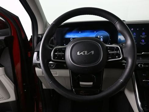 Used 2024 Kia Carnival SX Prestige FWD image 2