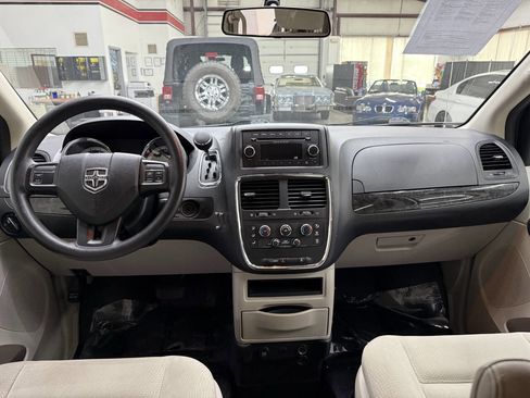 Used 2015 Dodge Grand Caravan SE w/ Quick Order Package 29E SE FWD image 20