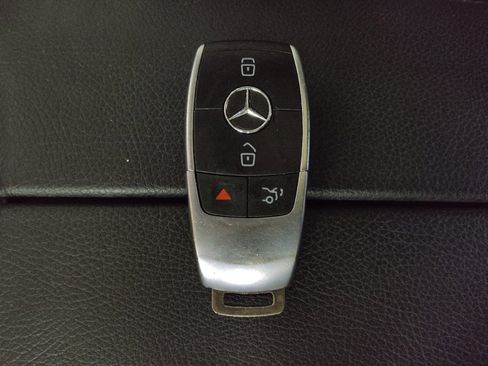 Used 2020 Mercedes-Benz C 300 Sedan image 32