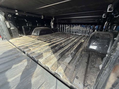 Used 2023 Chevrolet Silverado 1500 LT image 32