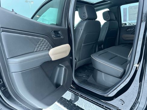 New 2026 GMC Canyon Denali image 15