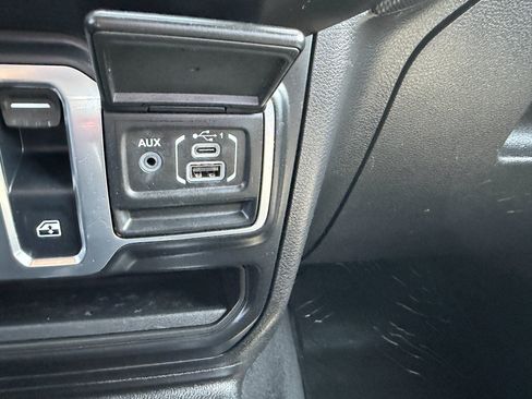 Used 2021 Jeep Wrangler Sport AWD/4WD image 14