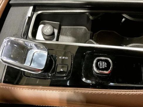 Certified 2023 Volvo XC90 B6 Ultimate w/ Lounge Package image 33