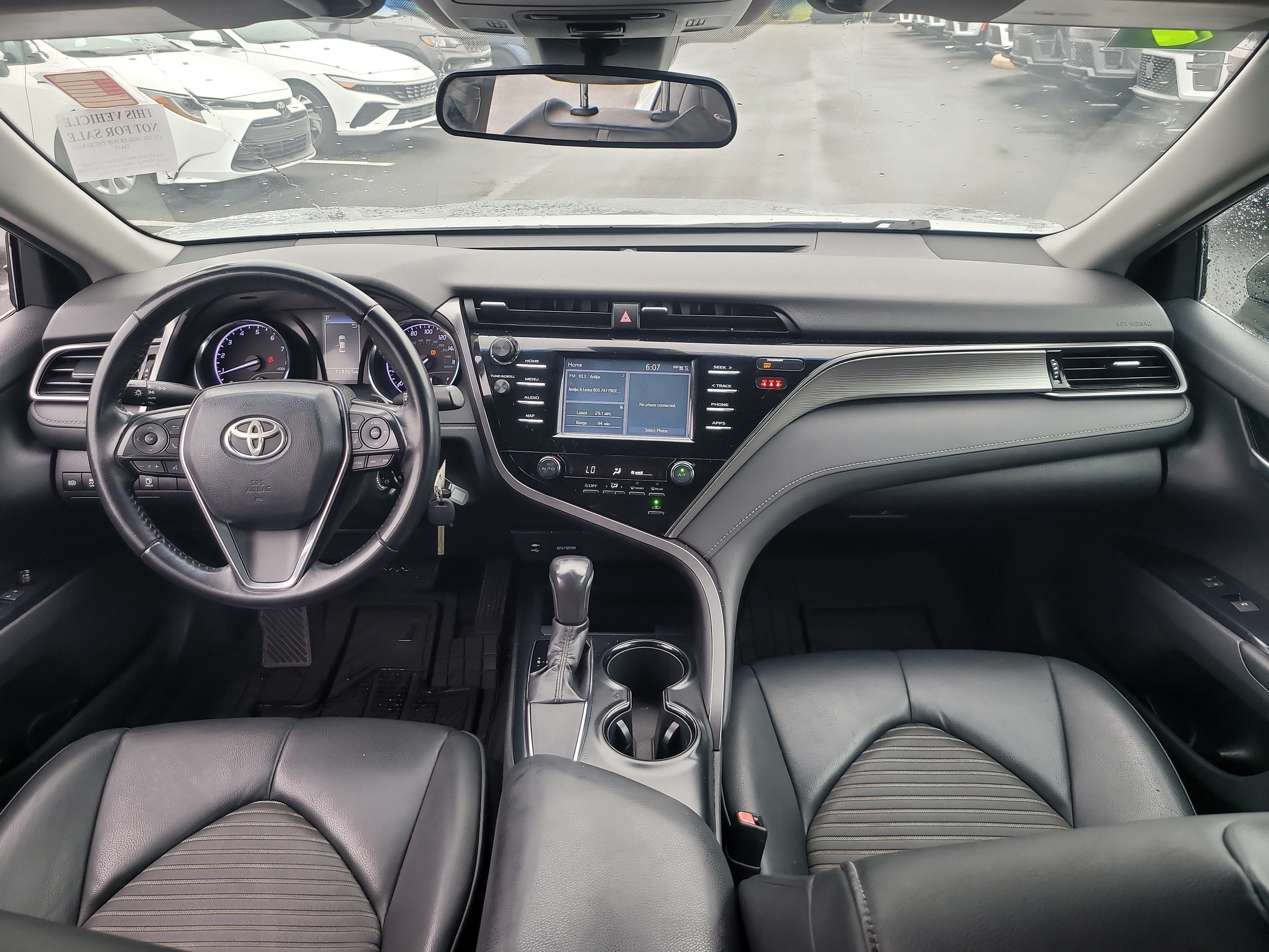 Used 2019 Toyota Camry SE FWD image 13