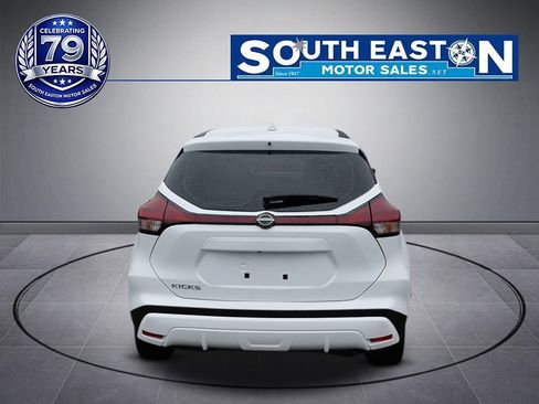 Used 2023 Nissan Kicks S FWD image 4