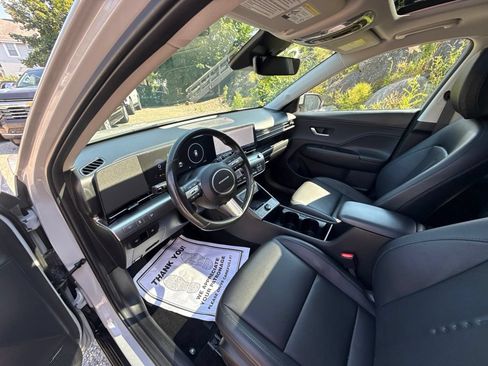 Certified 2025 Hyundai Kona Limited AWD/4WD image 16