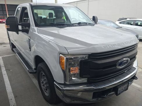 Used 2017 Ford F250 XL w/ Power Equipment Group image 5