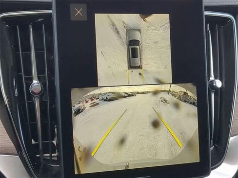 New 2026 Volvo XC90 B6 Plus w/ Protection Package Premier image 28