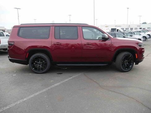 New 2025 Jeep Wagoneer L Series II image 25