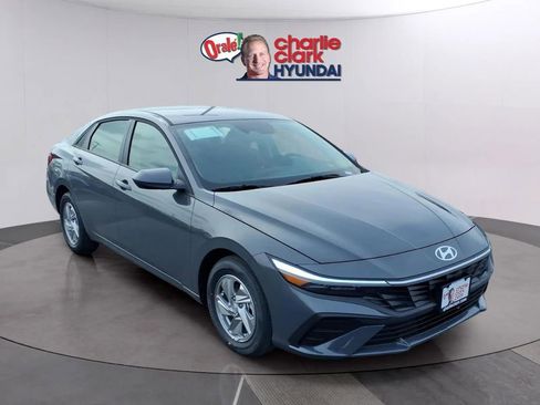New 2026 Hyundai Elantra SE FWD image 6