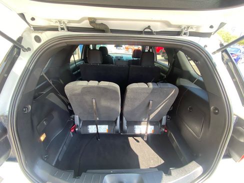 Used 2017 Ford Explorer XLT FWD image 24