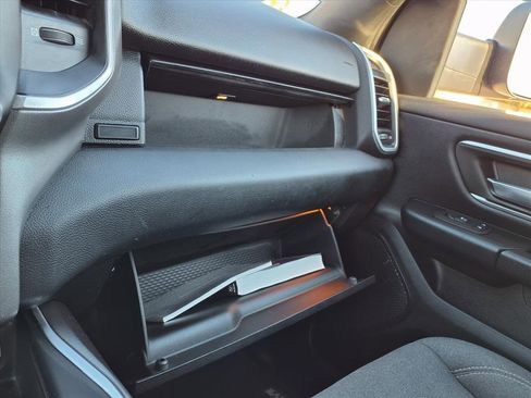 Used 2021 RAM 1500 Big Horn image 32