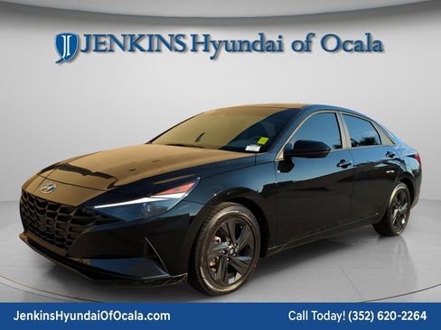 Certified 2022 Hyundai Elantra SEL image 4