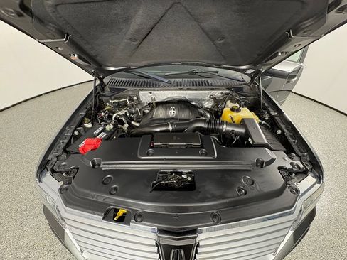 Used 2015 Lincoln Navigator 4WD image 13