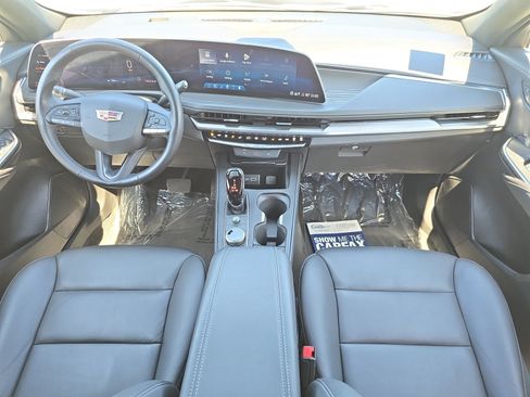 Used 2025 Cadillac XT4 Premium Luxury FWD image 9