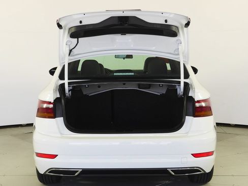 Used 2019 Volkswagen Jetta R-Line FWD image 10